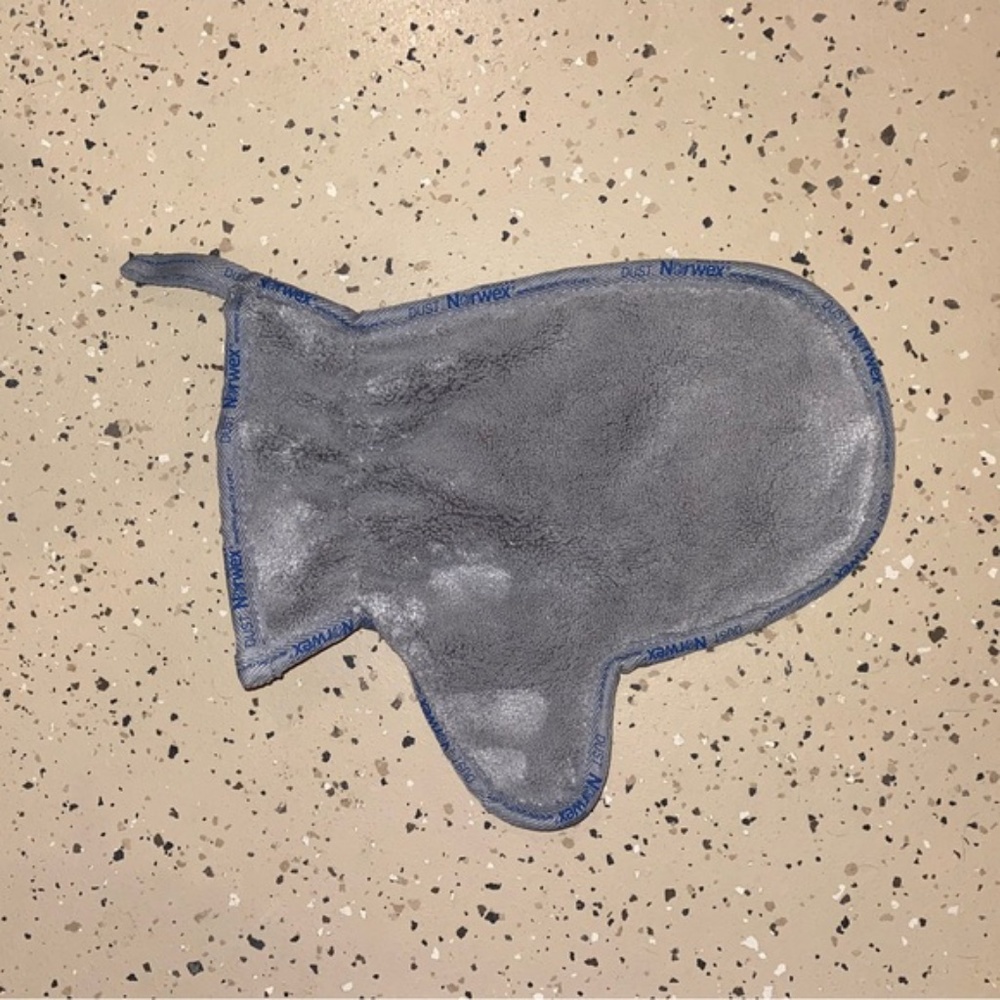 New Norwex Dust Mitt